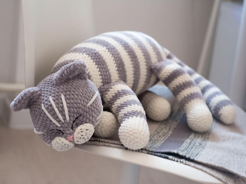 Sleeping Kitty Crochet Pattern