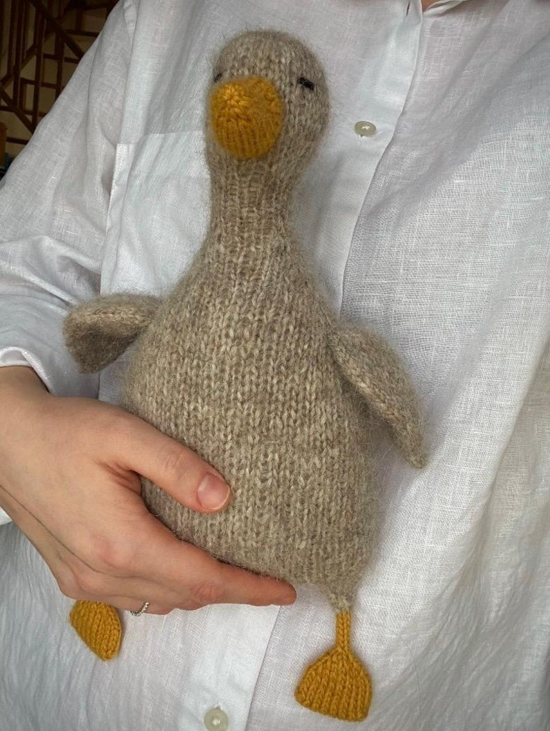 Featherhug Goose Knitting Pattern