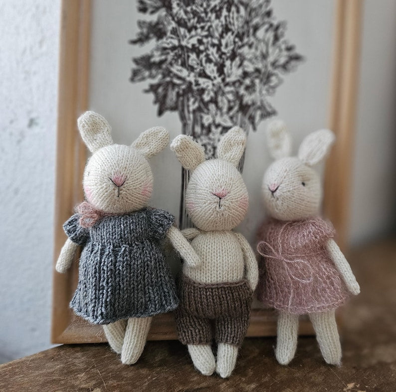 Tiny Wardrobe Knitting Pattern