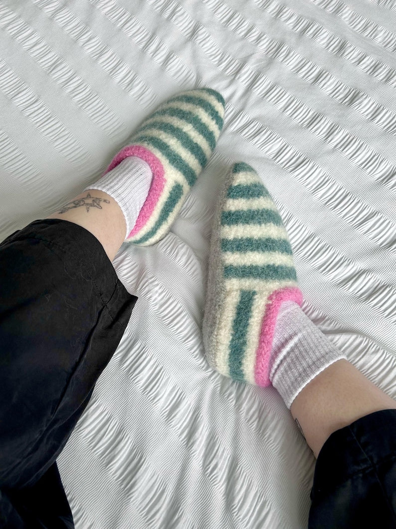 Cozy Sail Slippers Knitting Pattern