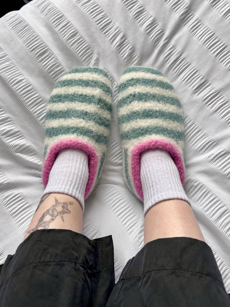 Cozy Sail Slippers Knitting Pattern