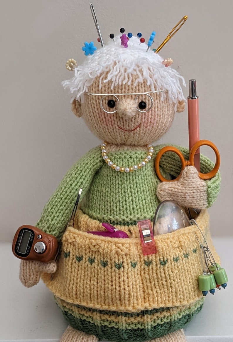 Grandma Caddy Knitting Pattern