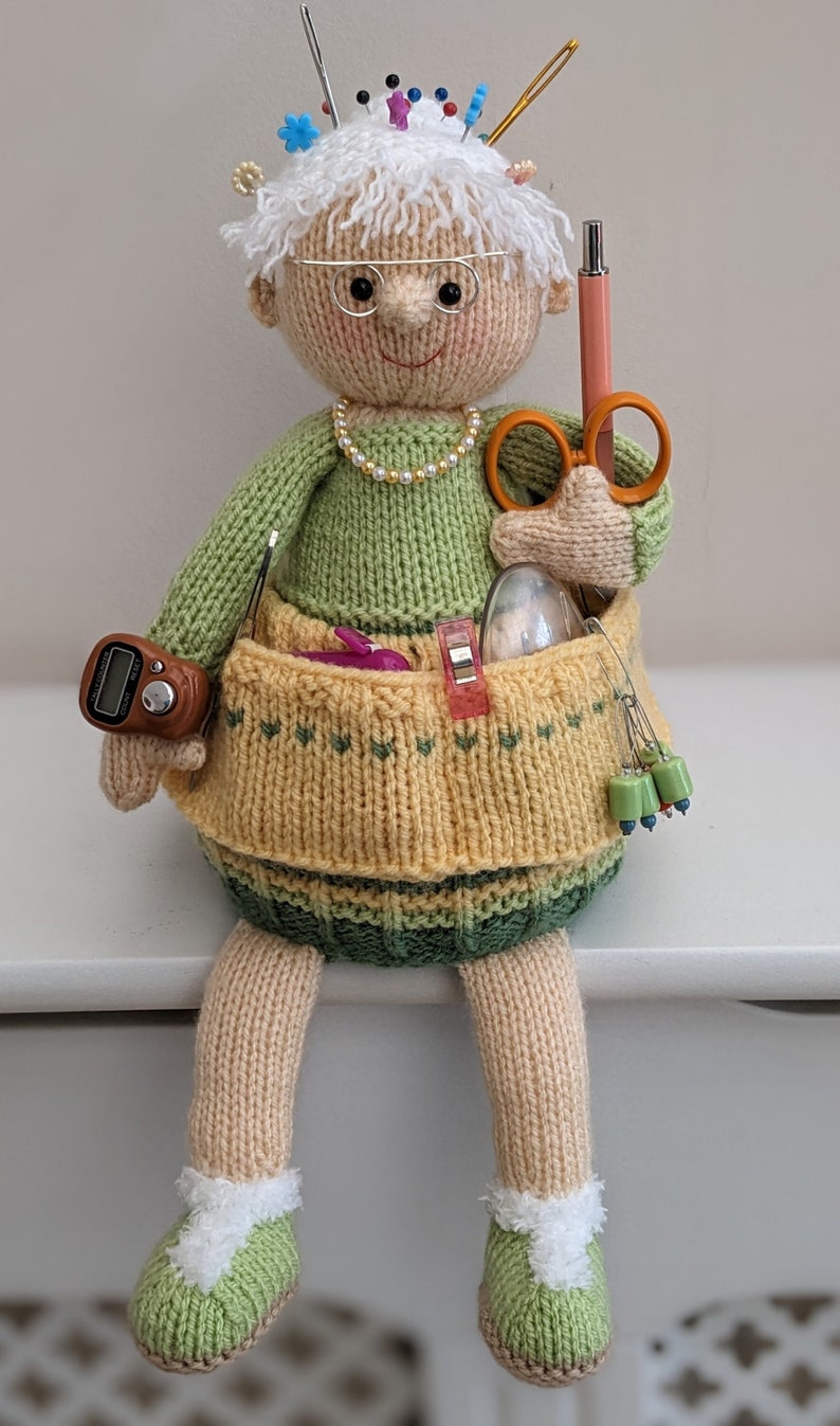 Grandma Caddy Knitting Pattern