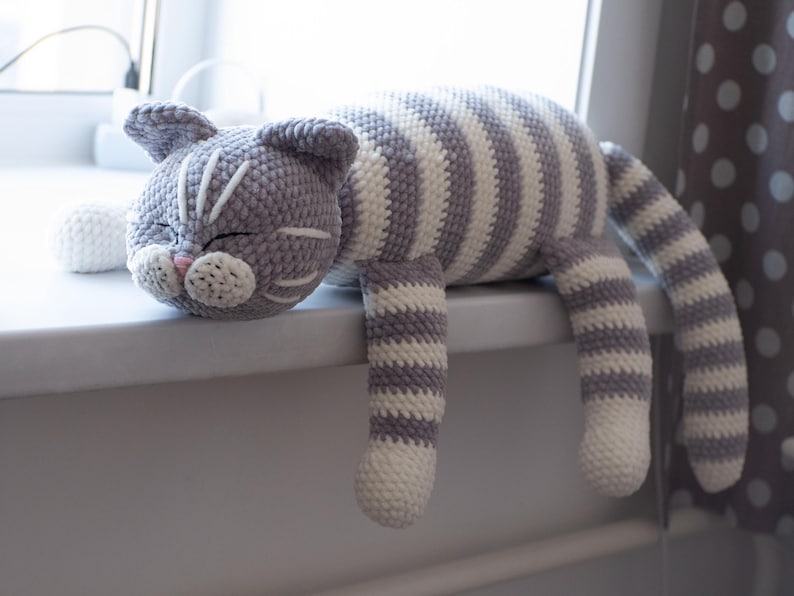 Sleeping Kitty Crochet Pattern