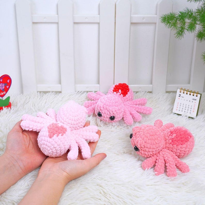 Valentine Spider Crochet Pattern