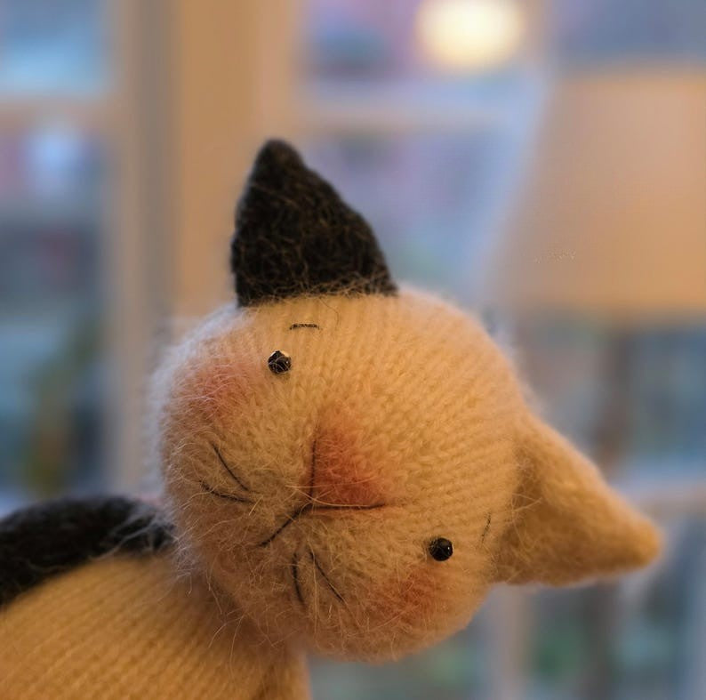 Almond Cat Knitting Pattern