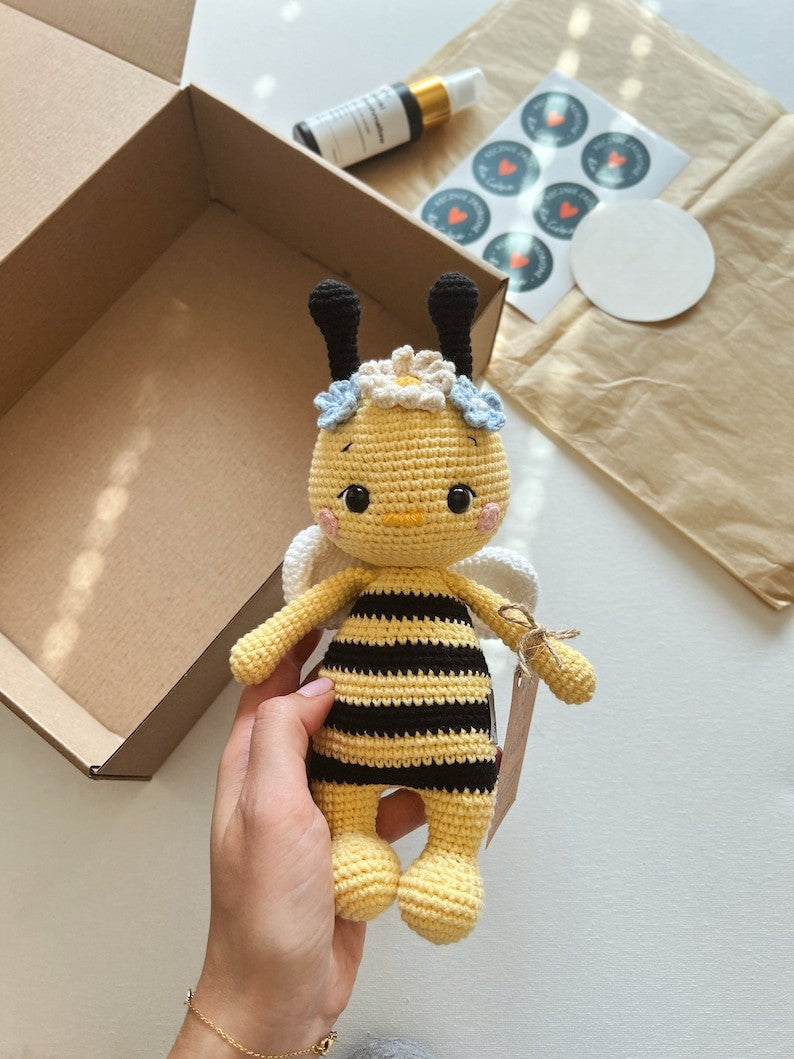 Flower Bee Crochet Pattern