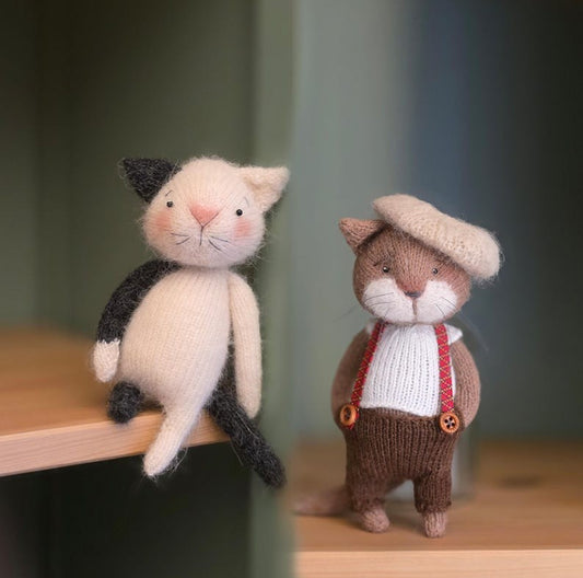 Almond Cat Knitting Pattern