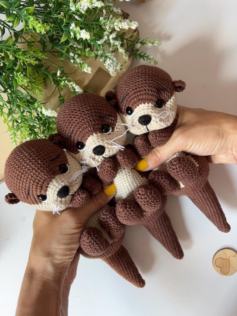 Sweetheart Otter Crochet Pattern