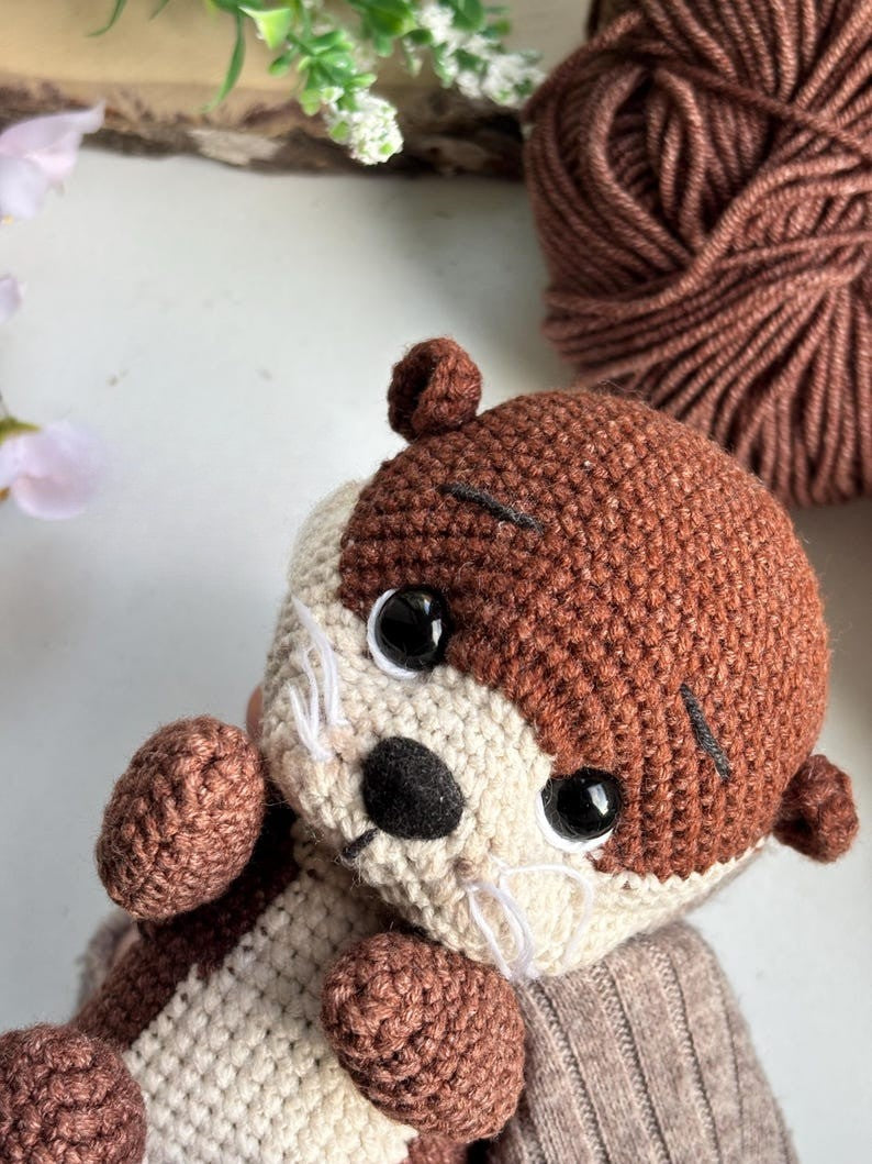 Sweetheart Otter Crochet Pattern