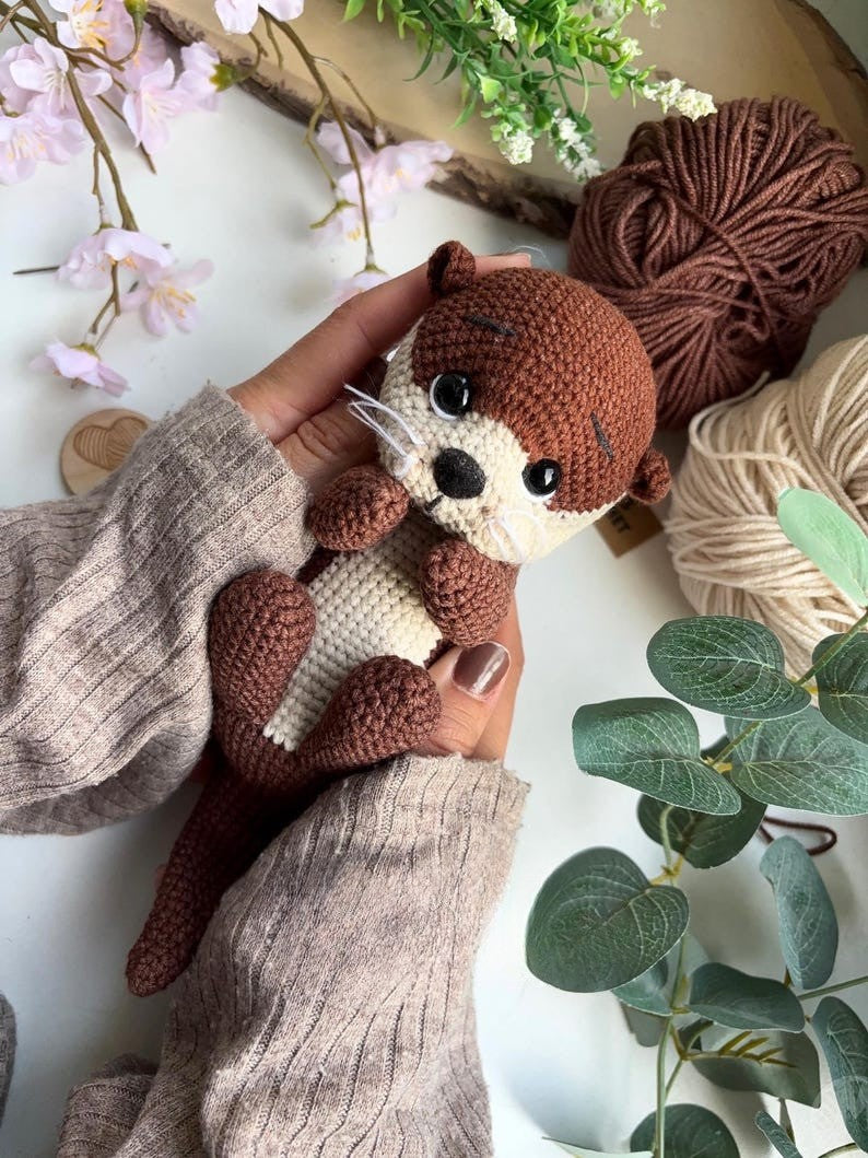 Sweetheart Otter Crochet Pattern