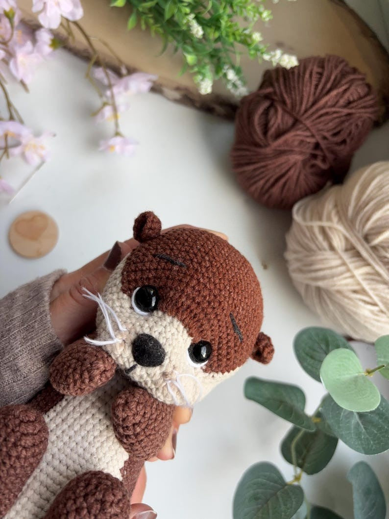 Sweetheart Otter Crochet Pattern