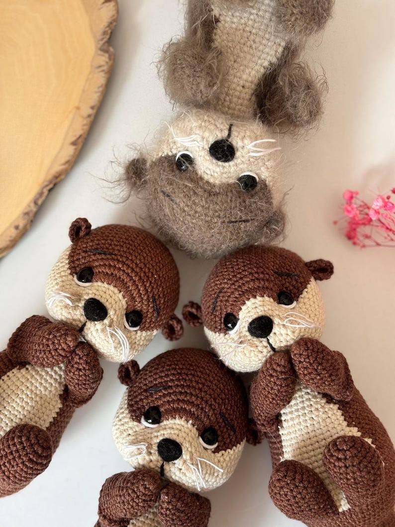 Sweetheart Otter Crochet Pattern