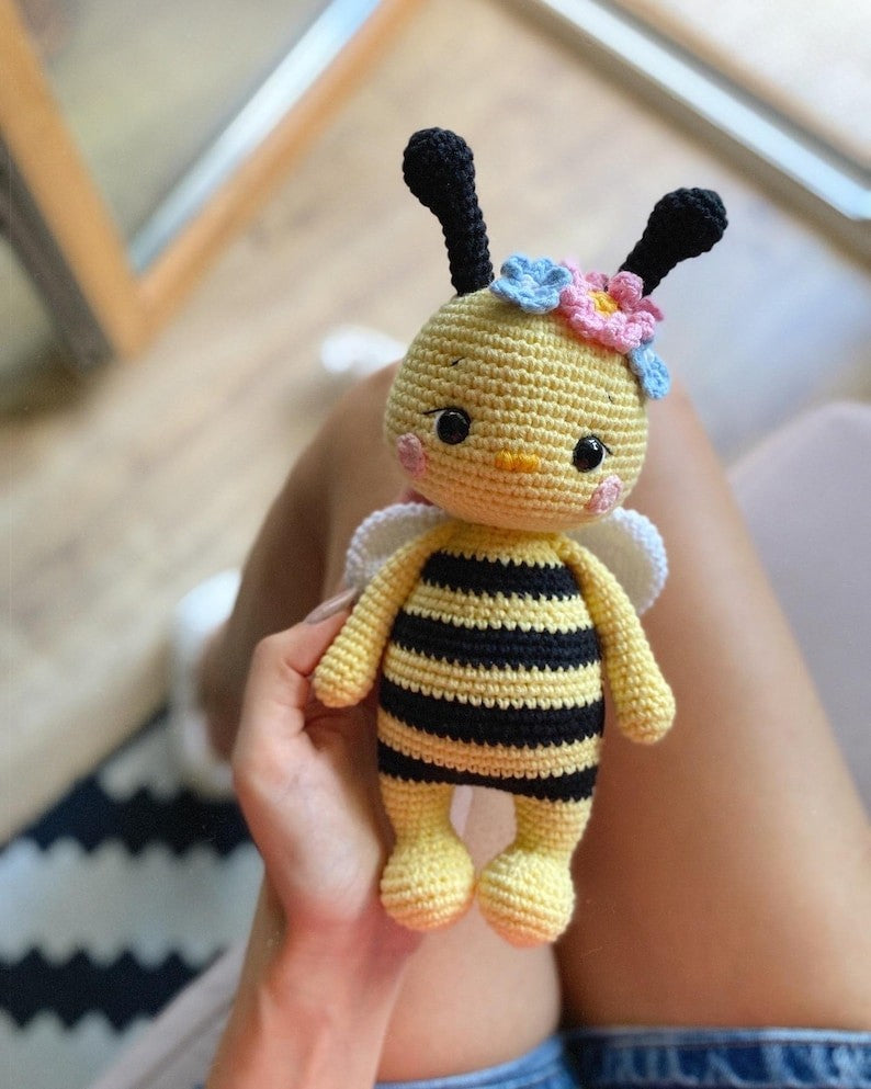 Flower Bee Crochet Pattern
