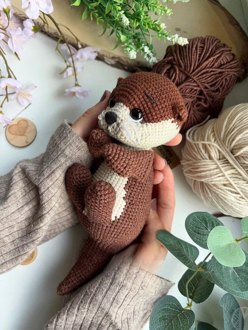 Sweetheart Otter Crochet Pattern