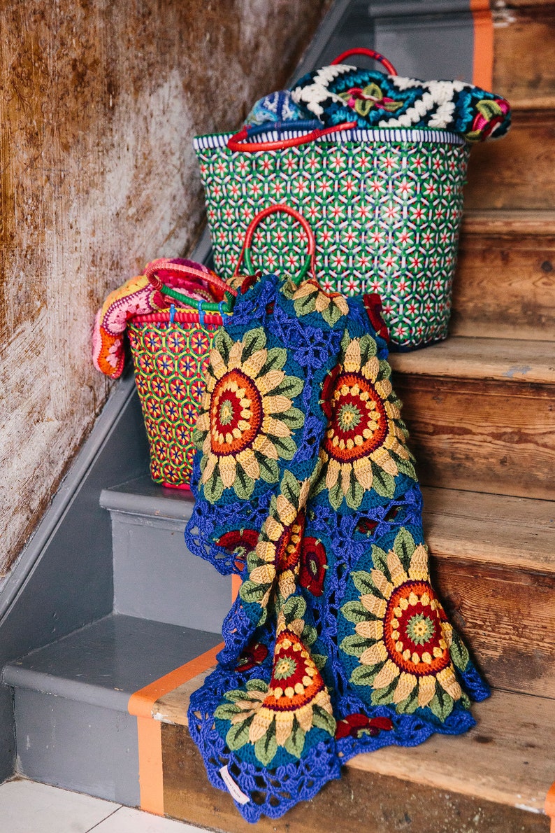 Sunpetal Blanket Crochet Pattern