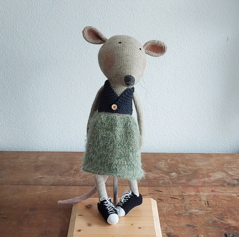 Dapper Mouse Crochet Pattern