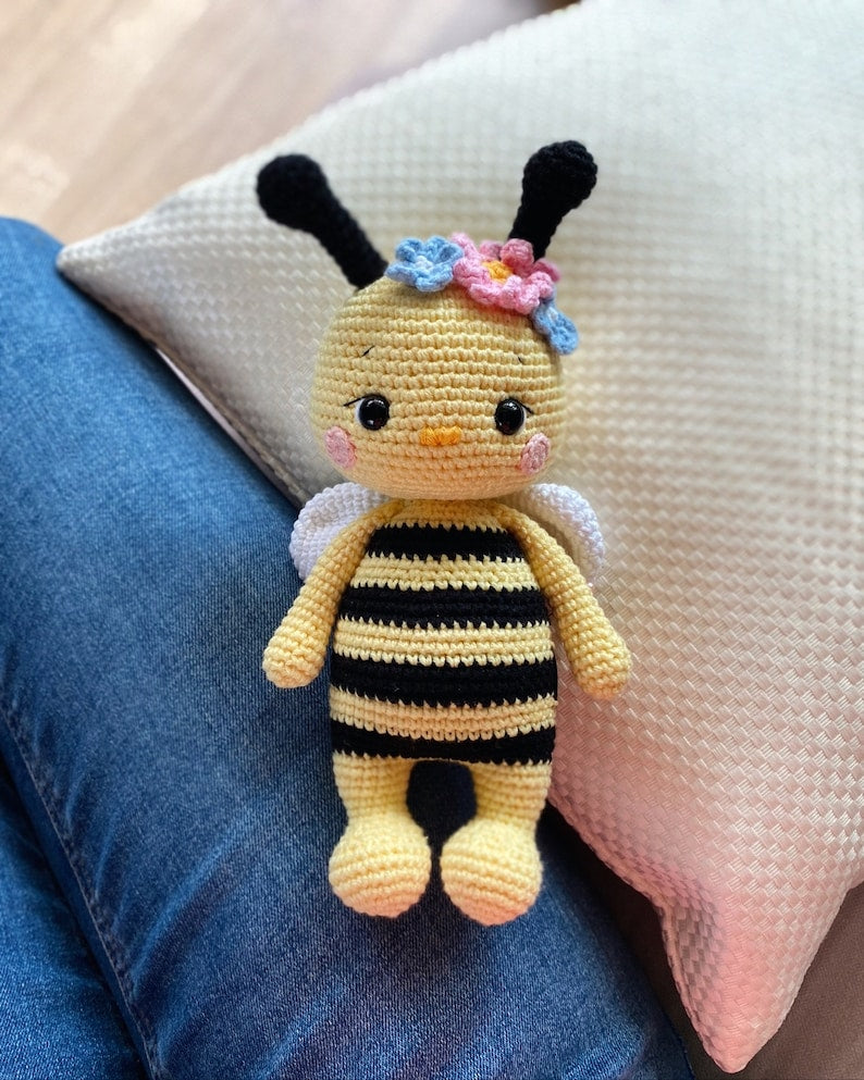 Flower Bee Crochet Pattern