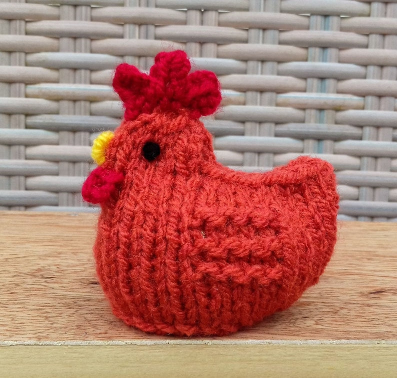 Easter Hen Knitting Pattern