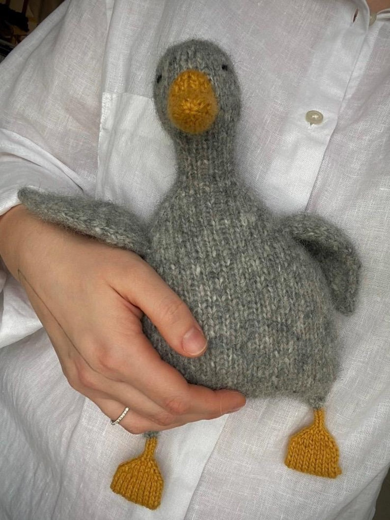 Featherhug Goose Knitting Pattern