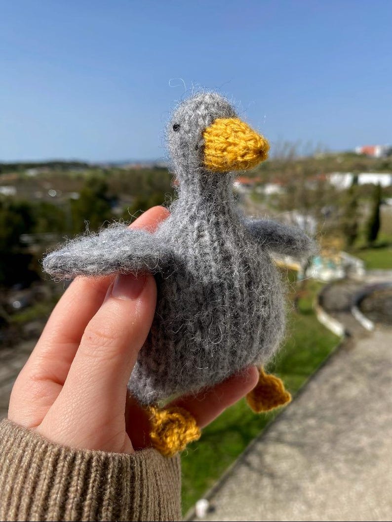 Fluffy Gosling Knitting Pattern