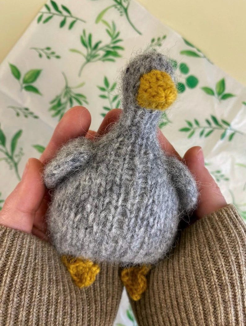 Fluffy Gosling Knitting Pattern