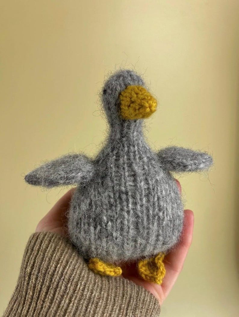 Fluffy Gosling Knitting Pattern