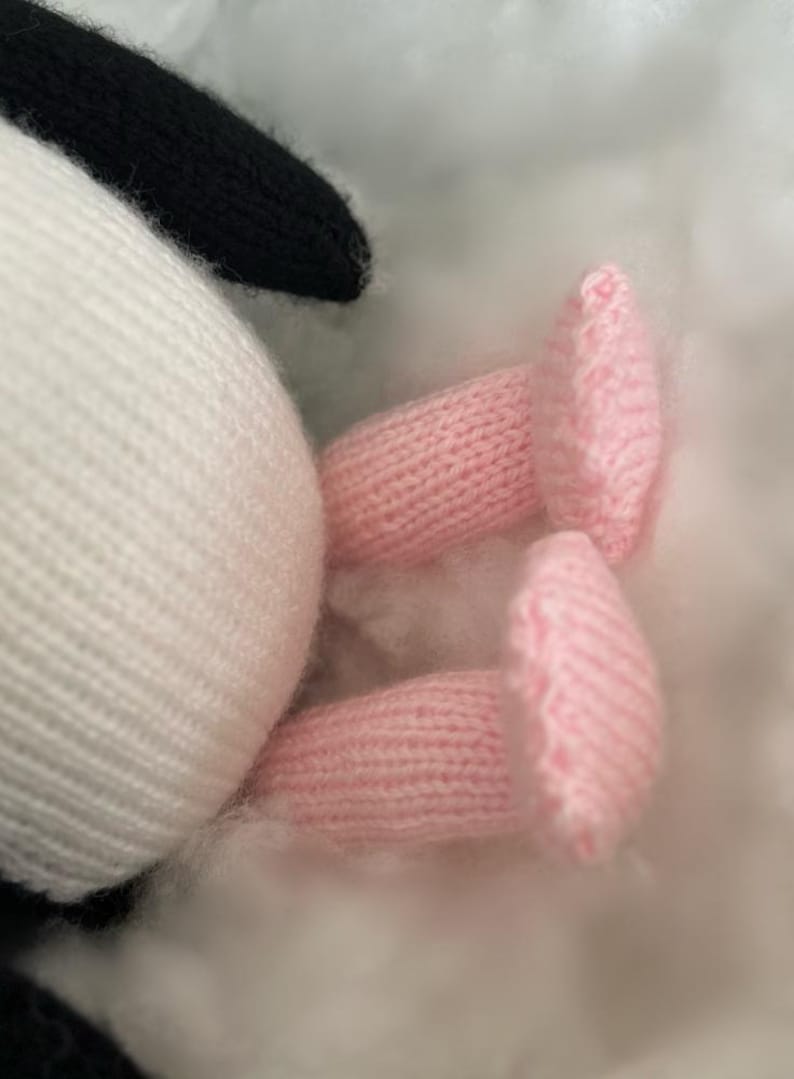 Snowy Penguin Knitting Pattern