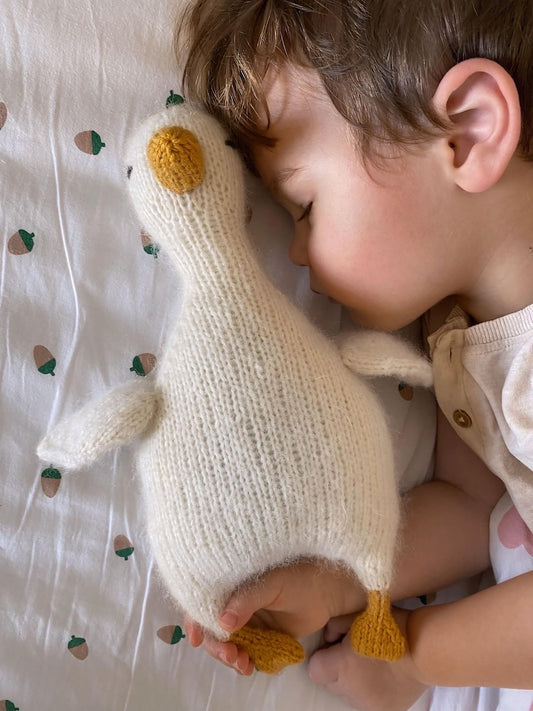 Huggable Goose Knitting Pattern