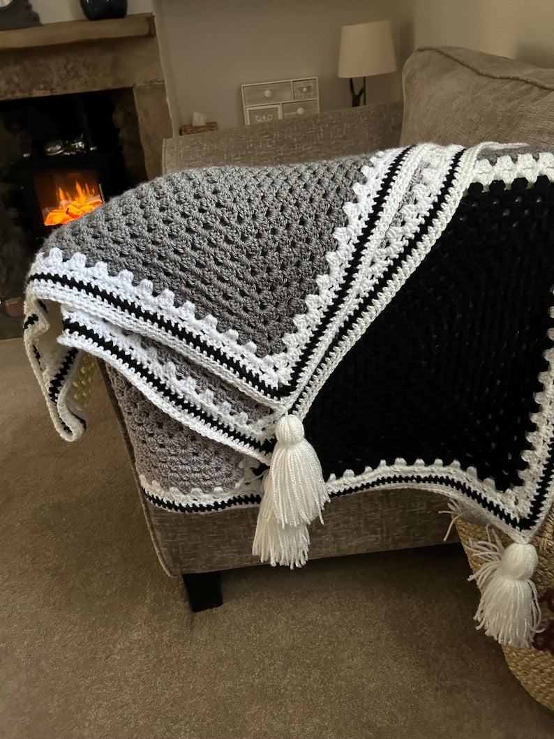 Pearl Noir Blanket Crochet Pattern
